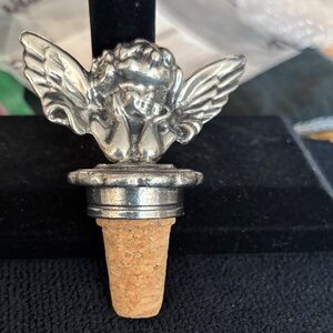 NWOT- Angel with wings wine stopper